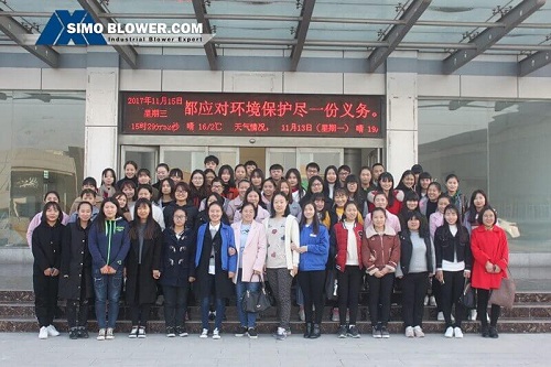 students visiting SIMO